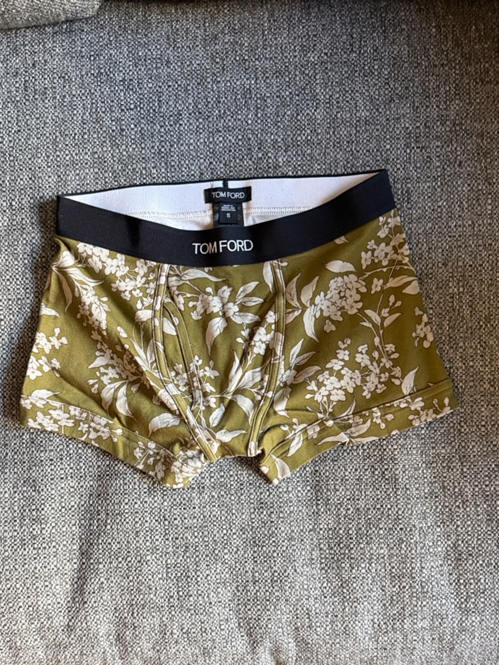 Tom Ford Olive Green Floral Bike Shorts - Picture 3 of 4